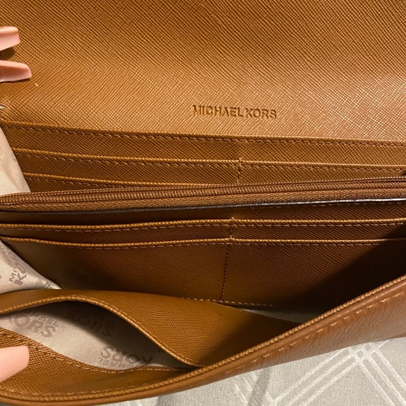 Michael Kors Handbag and Wallet Set - Picture 6 of 9